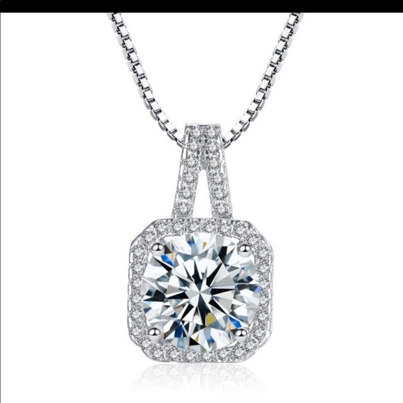 White cubic zirconia necklace - Picture 2 of 8